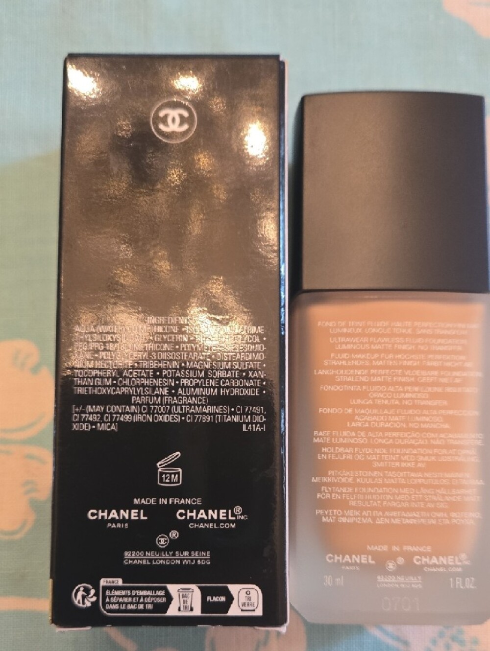 CHANEL Ultra Le Teint Flawless Finish Foundation - Picture 5 of 9
